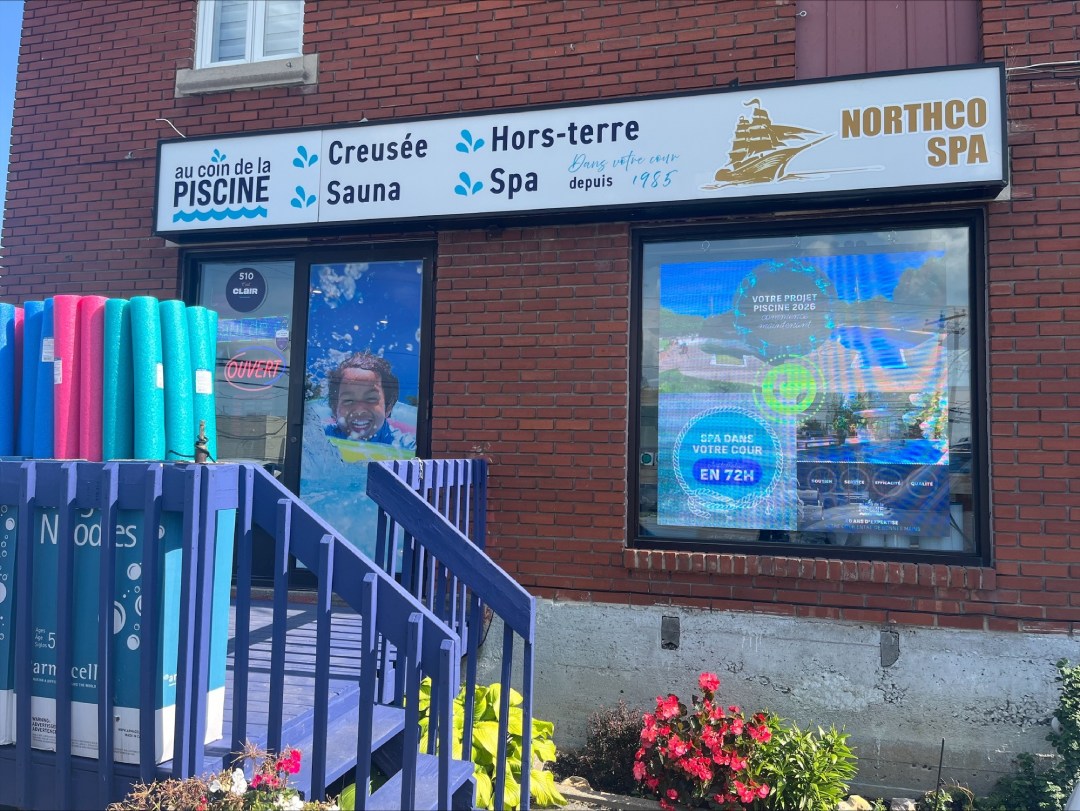 Façade du Magasin Au Coin de la Piscine